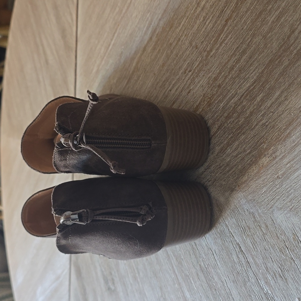 Kenneth Cole Reaction Side Skip Booties - Picture 3 of 7